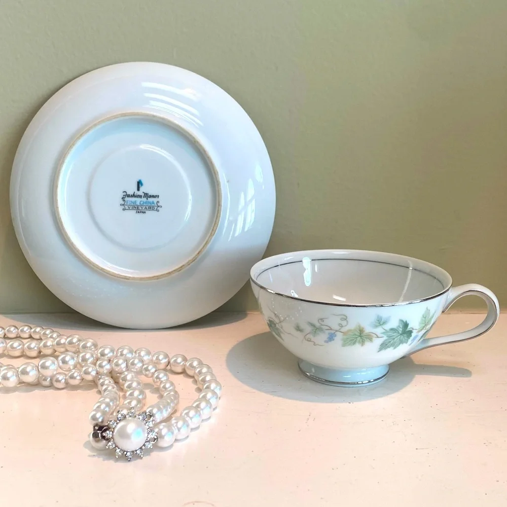 Vintage Teacup With Saucer Set Floral Vineyard Manor Fine China Japan Grape Leaf